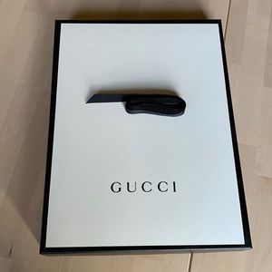 Gucci box with ribbon and tissue